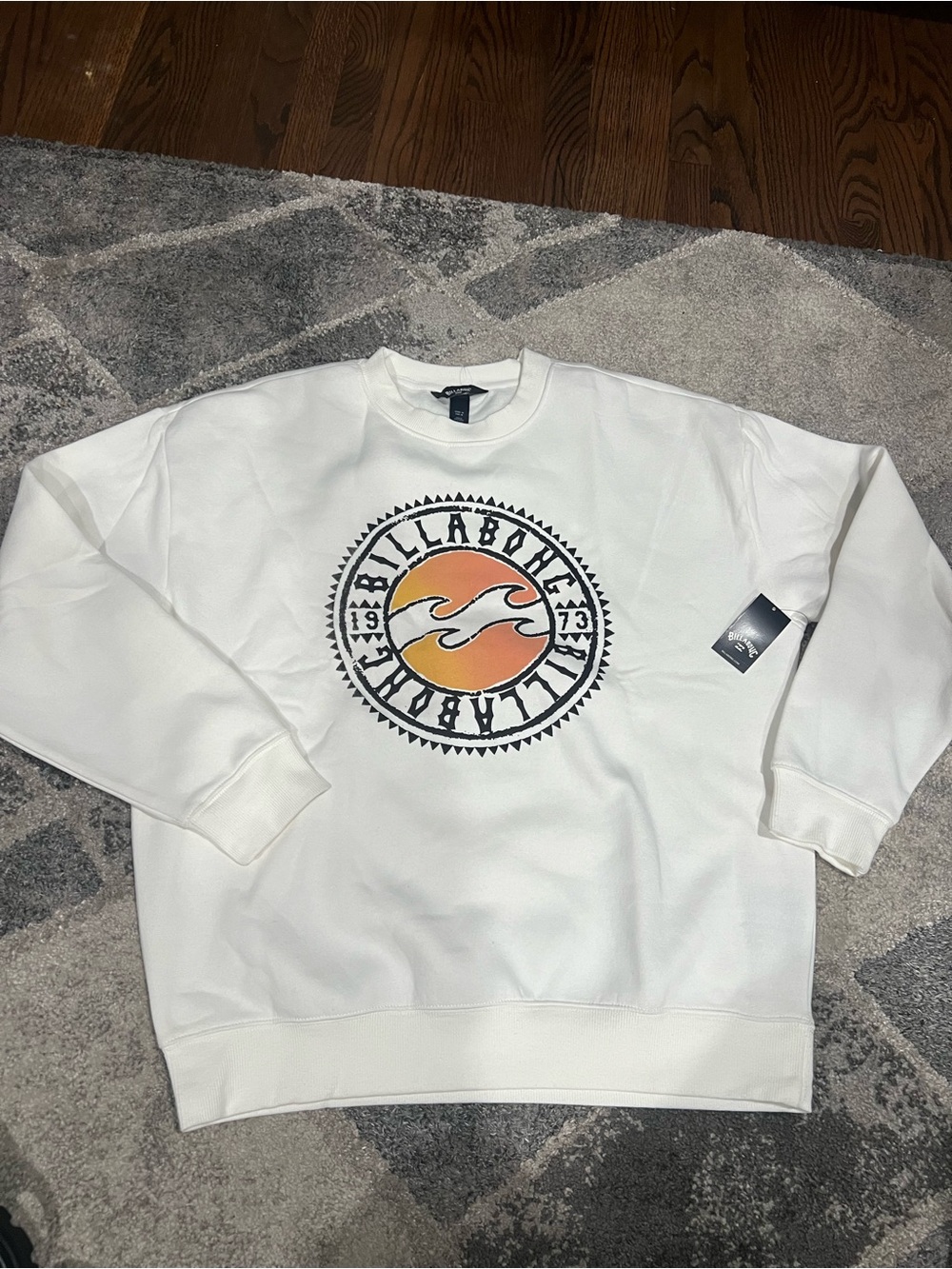 Billabong crewneck sweatshirt vintage-inspired "Heritage Wheel" graphic